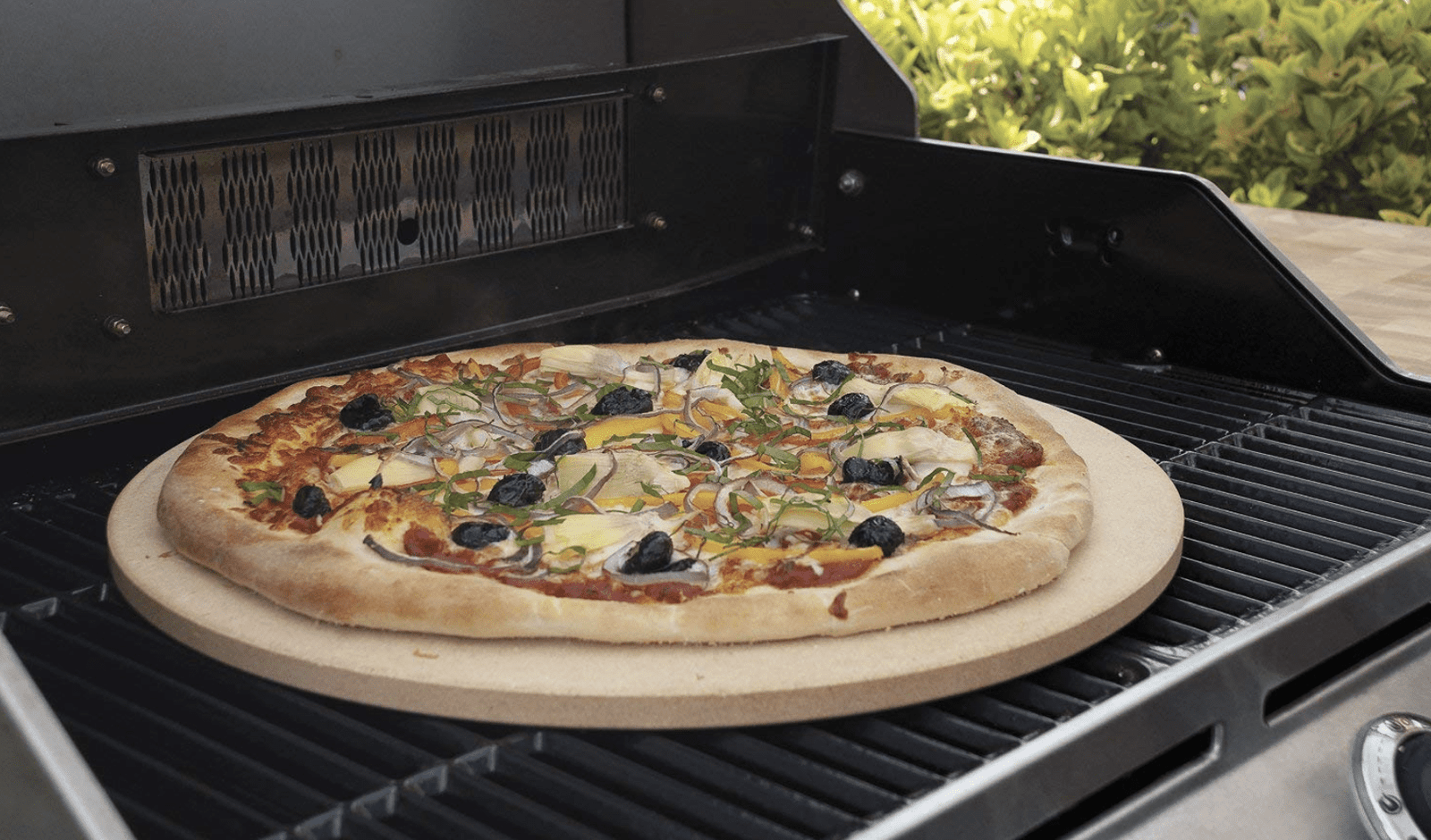 Pizza Steel vs Pizza Stone- Which one is a better option?