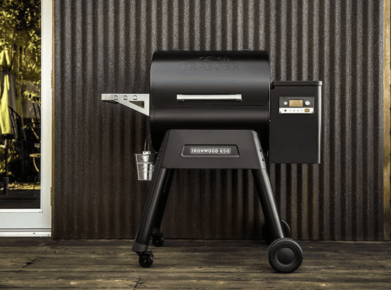 How to grill a Frozen Pizza on Traeger Grills Countertop Pizza Oven