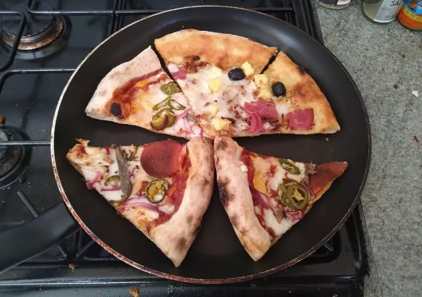 How to Reheat Pizza in a Pan