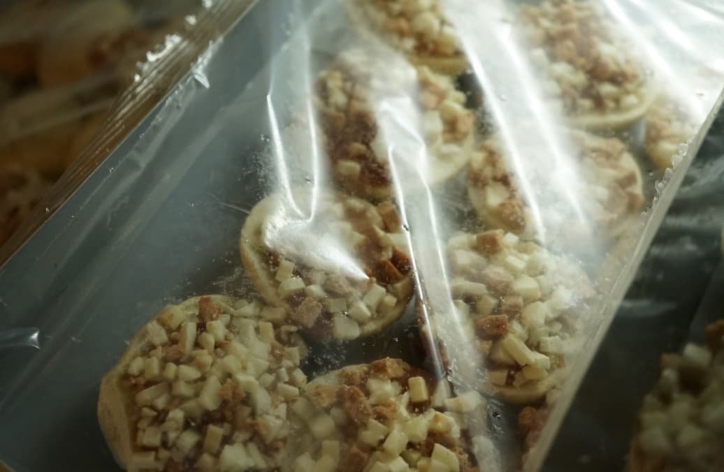 Does Frozen Pizza Go Bad? How long does it last?